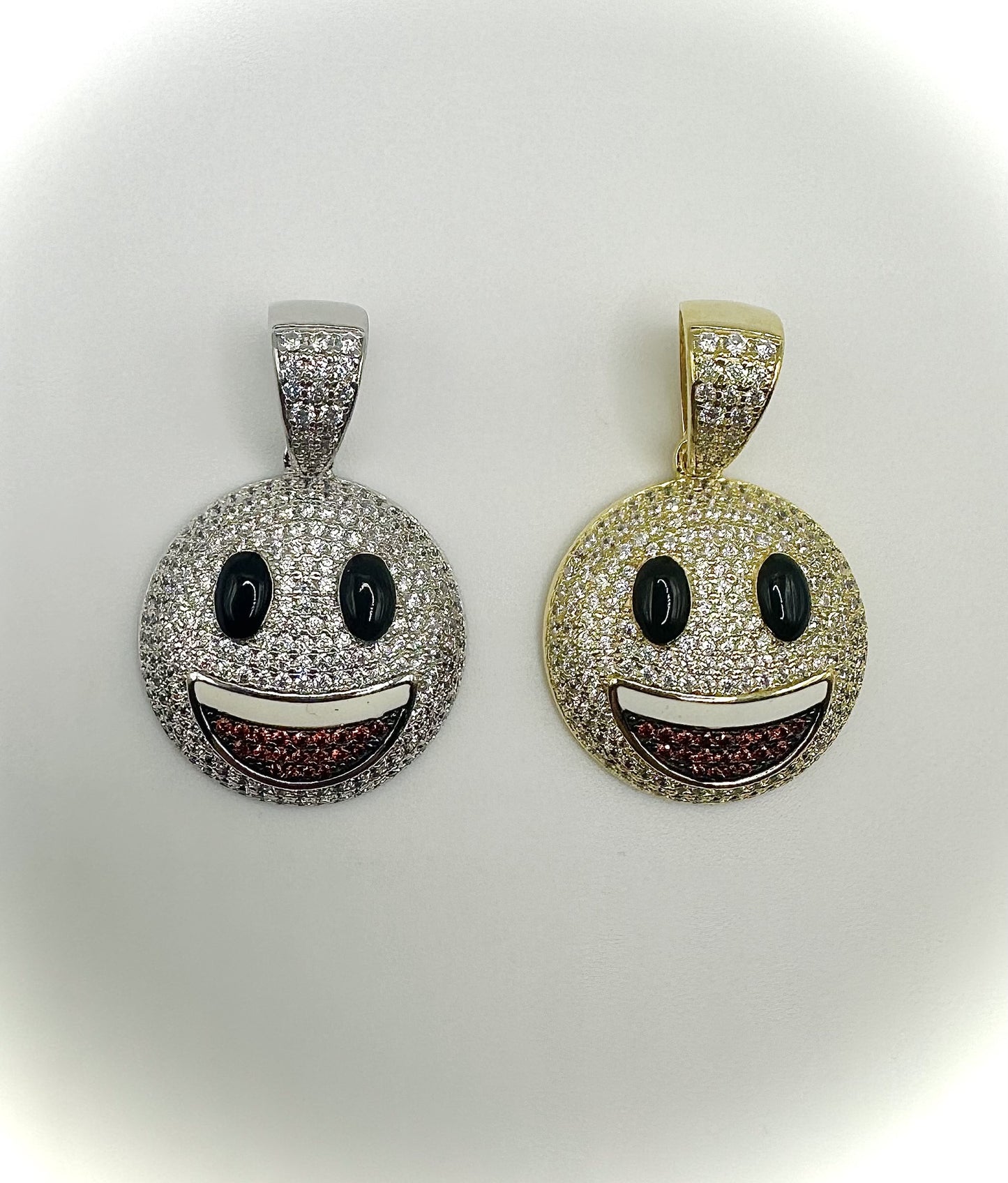 Smiley Face Emoji Pendant – Gold or Silver