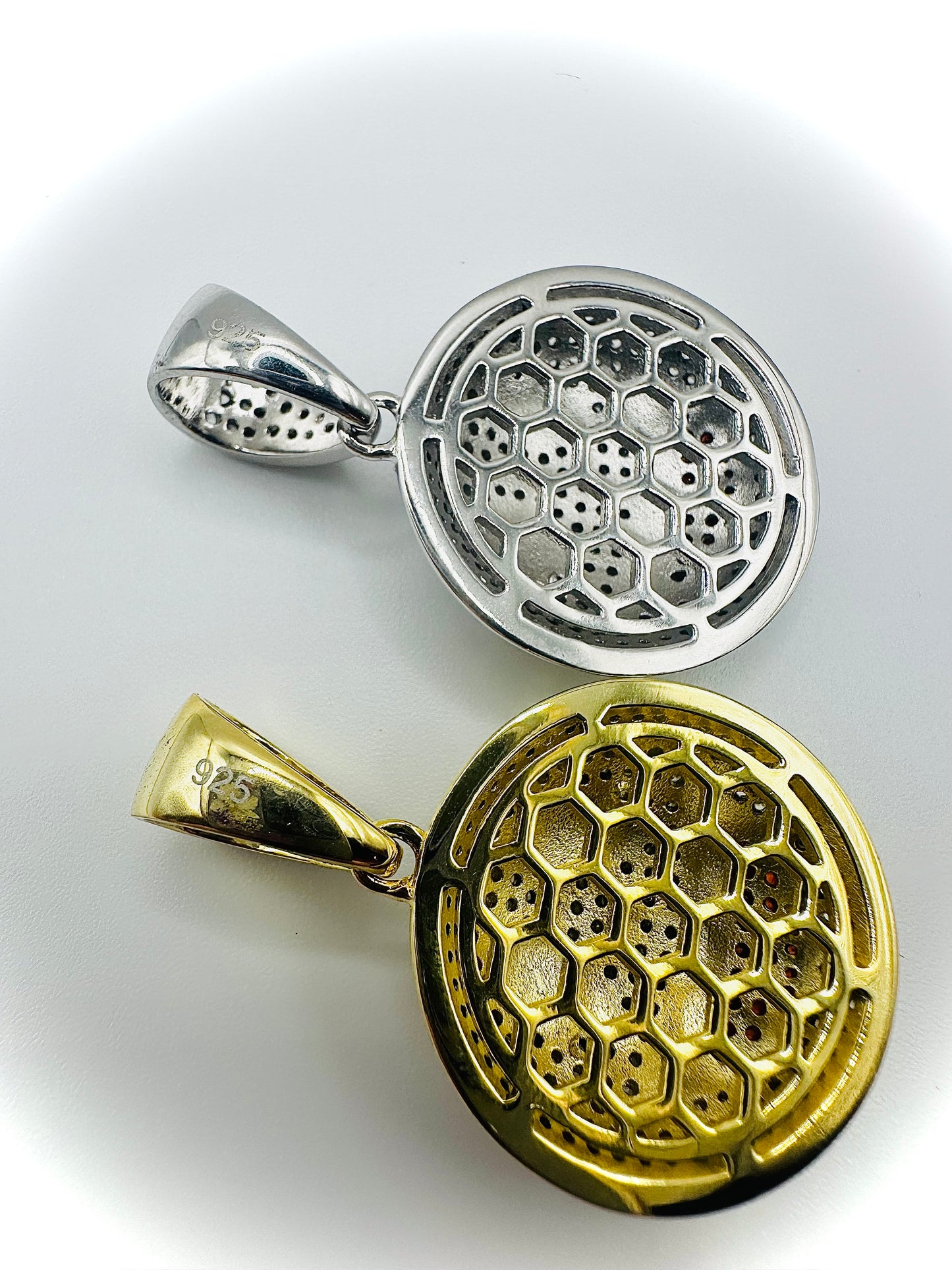 Smiley Face Emoji Pendant – Gold or Silver