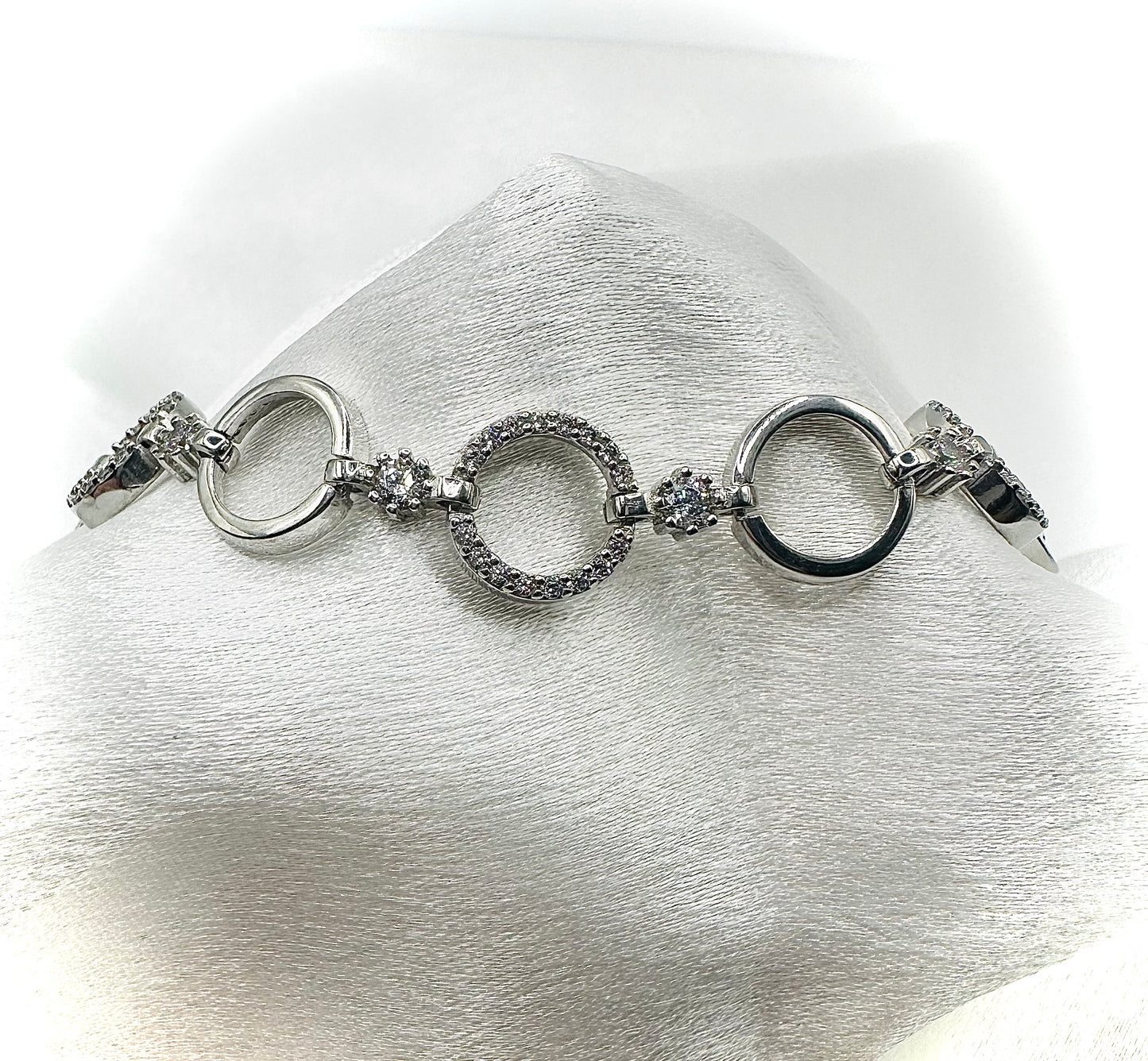 Women's Iced Out Circle Link Bracelet – Sterling Silver