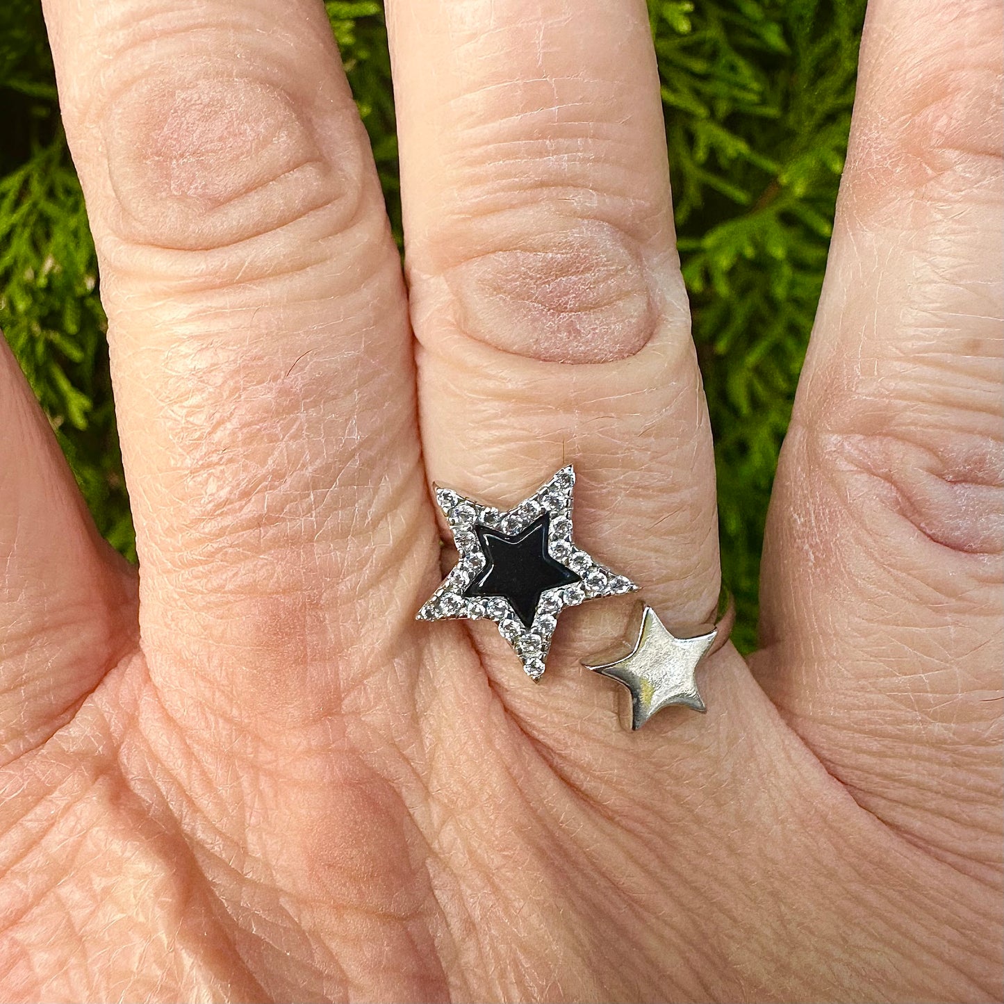 Women's Silver and Onyx Stars Ring – Sizes 5-10