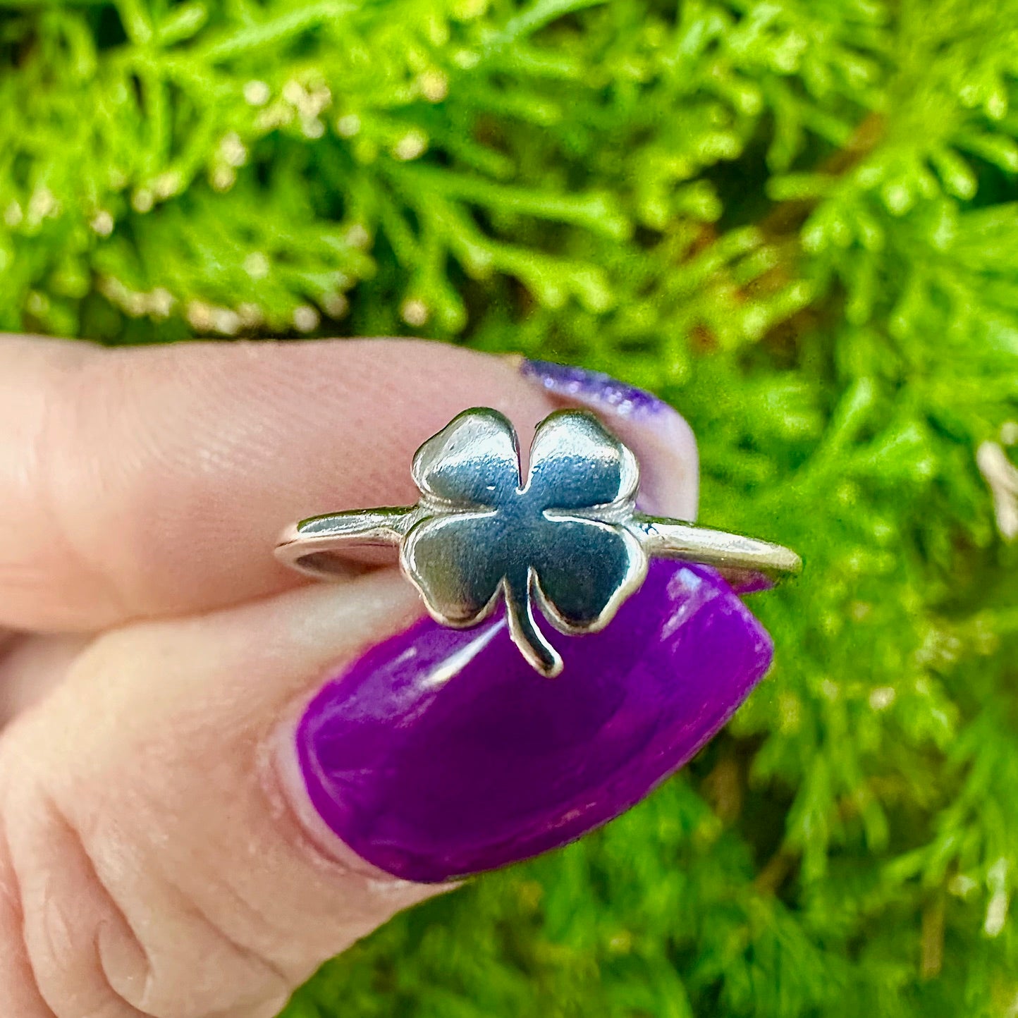 Women's Small Clover Ring – 3 Finishes, Sizes 5-10