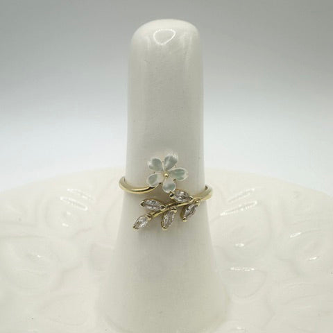 Single Flower Ring, Gold