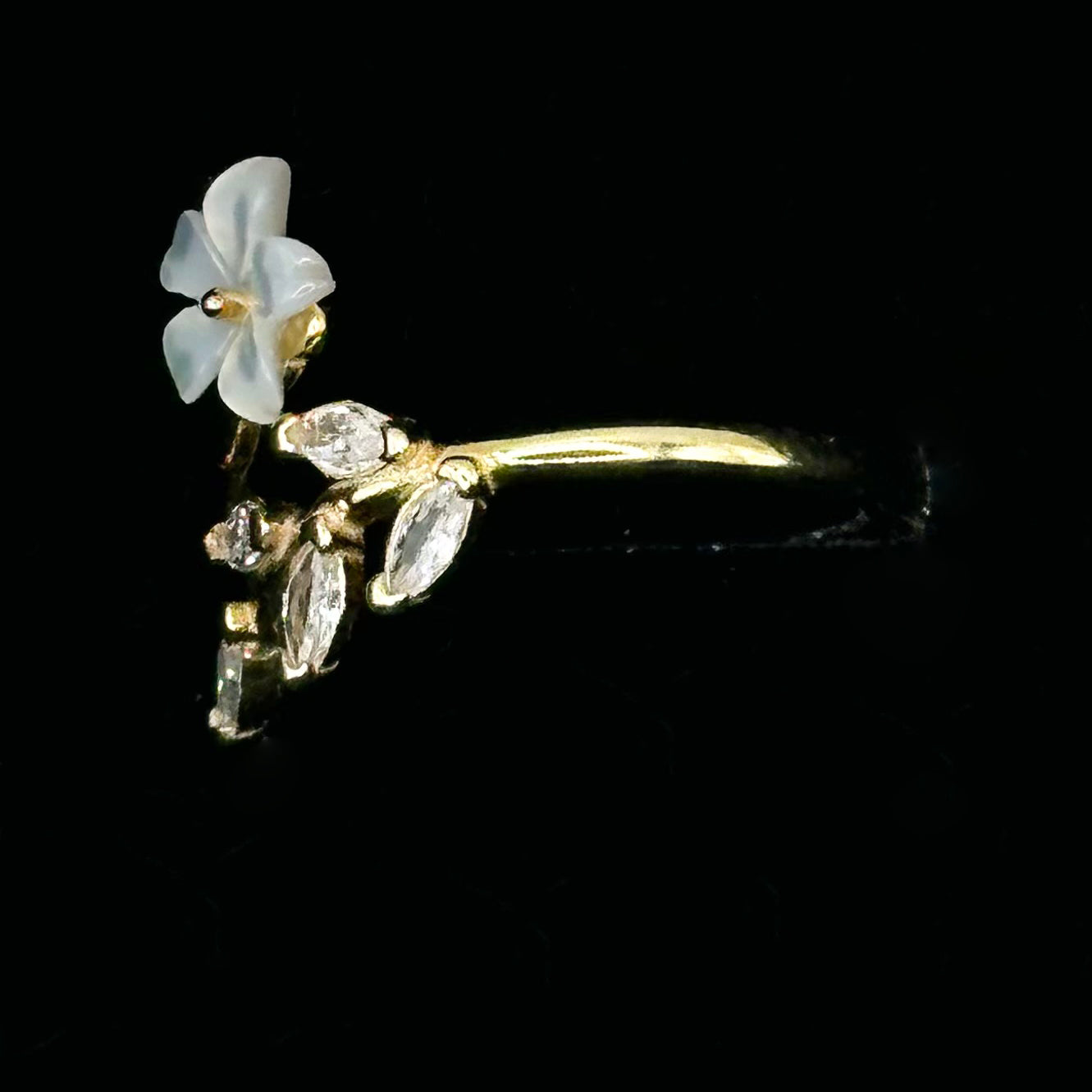 Single Flower Ring, Gold
