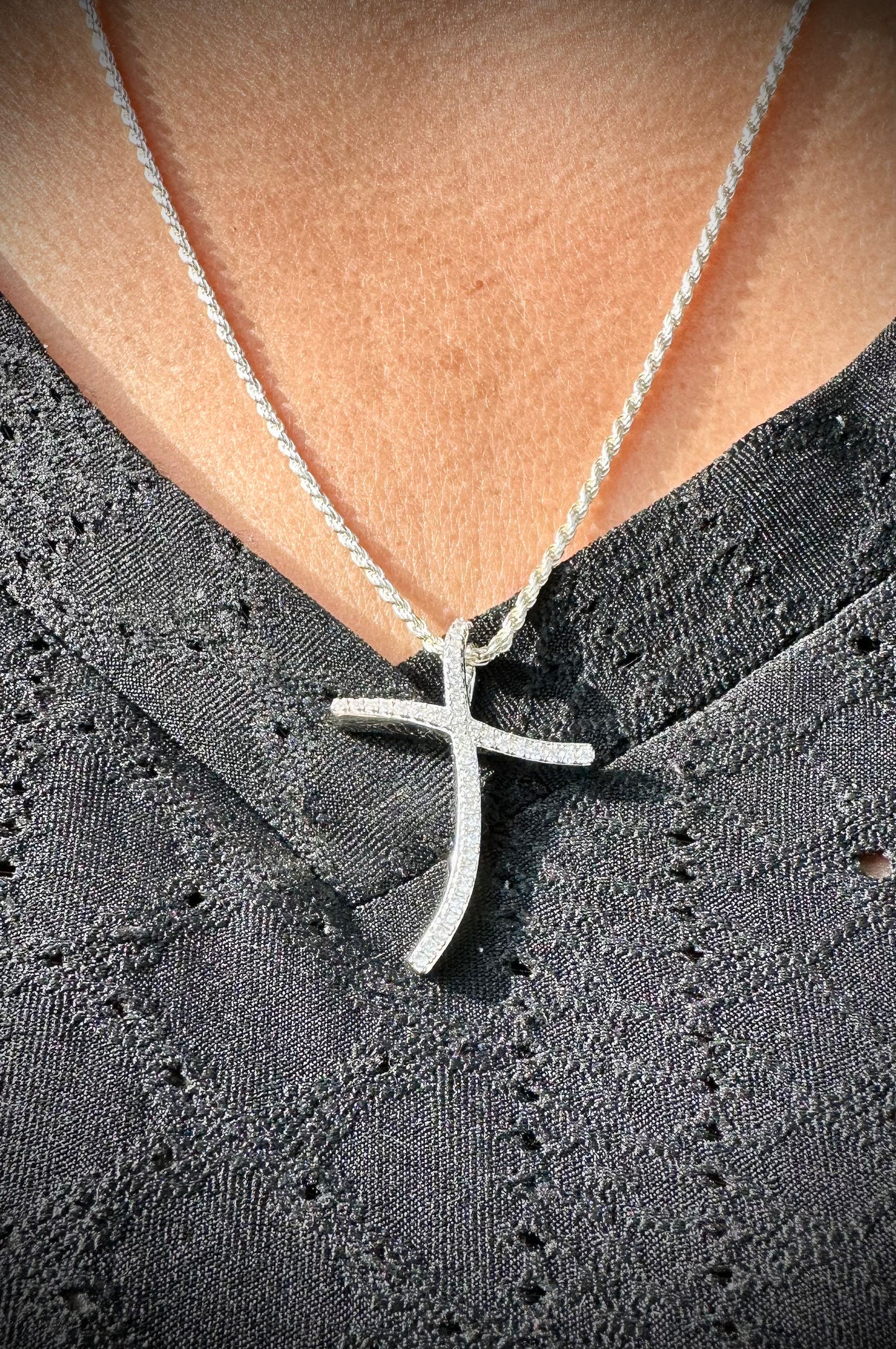 Rhodium Curvy Cross Pendant – Twisted Iced Out Cross