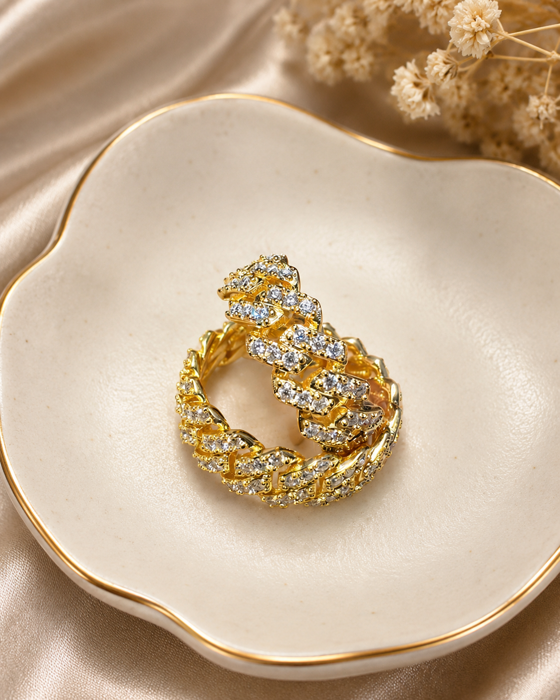 Moissanite Ring (Luxurious Gold & Prong Set)
