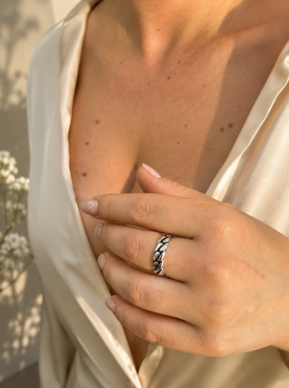 Mini Cuban Link Ring in Plain 925 Silver (Oxidized Finish)