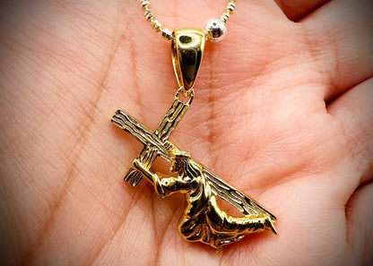 Small Jesus Carrying Cross Pendant – Gold or Silver