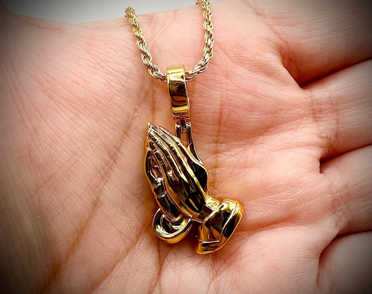 No Stones Praying Hands Pendant – Available in 3 Finishes