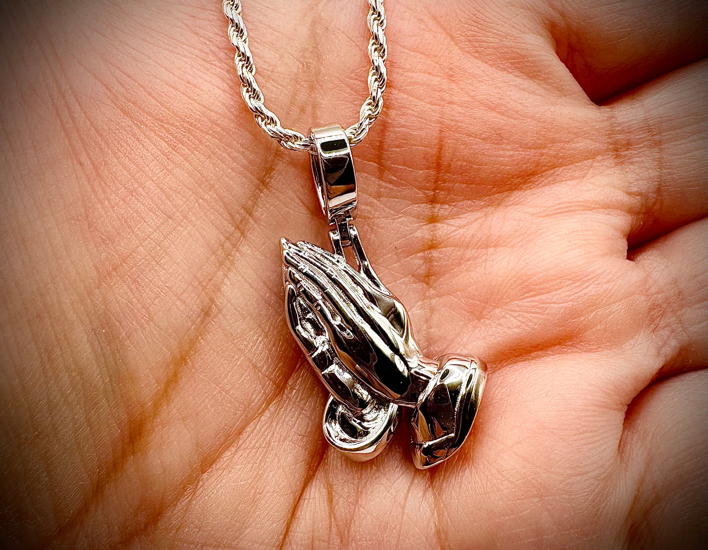 No Stones Praying Hands Pendant – Available in 3 Finishes