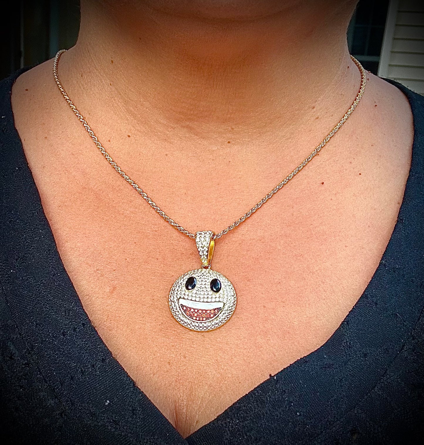 Smiley Face Emoji Pendant – Gold or Silver
