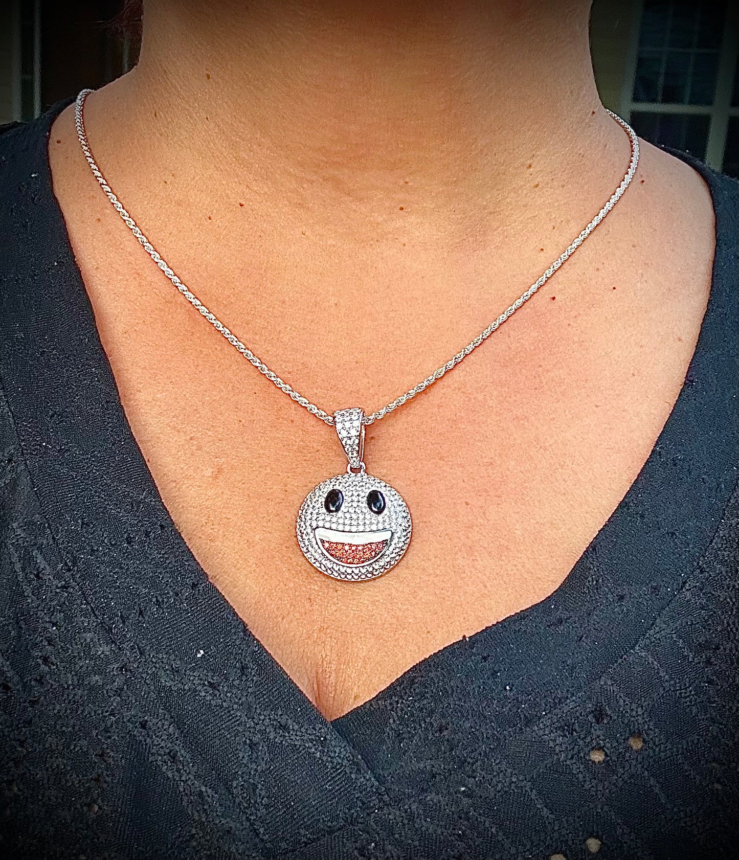 Smiley Face Emoji Pendant – Gold or Silver