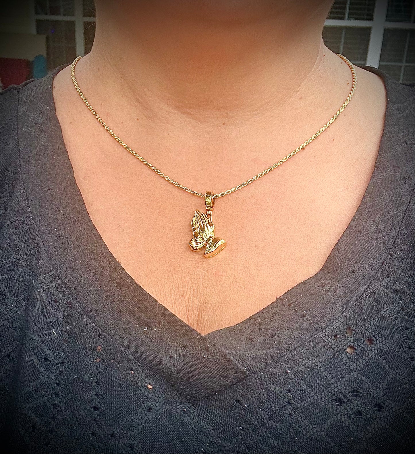 No Stones Praying Hands Pendant – Available in 3 Finishes