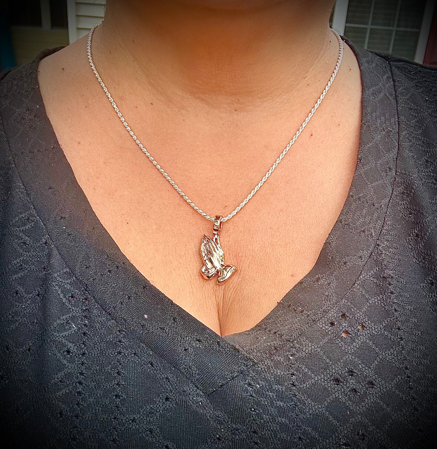 No Stones Praying Hands Pendant – Available in 3 Finishes