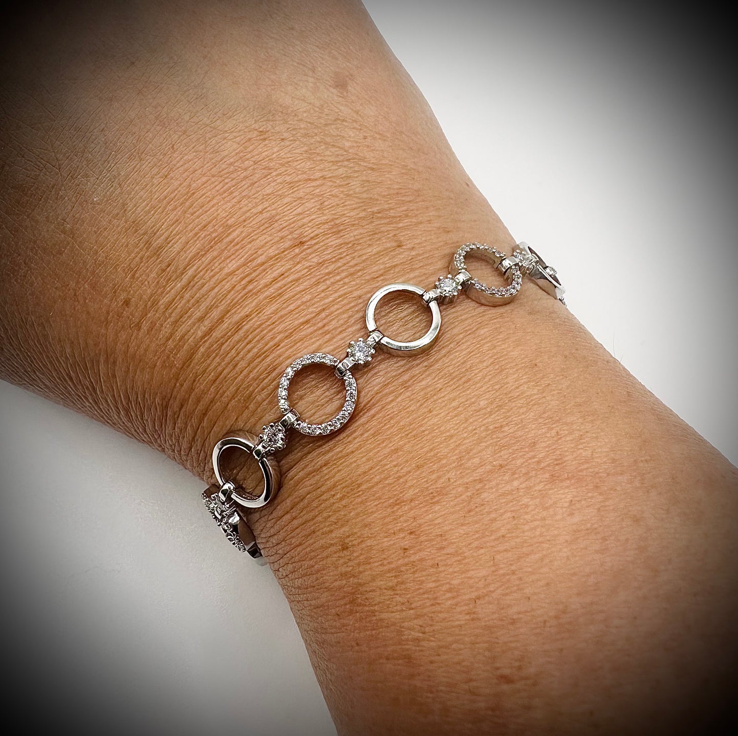 Women's Iced Out Circle Link Bracelet – Sterling Silver