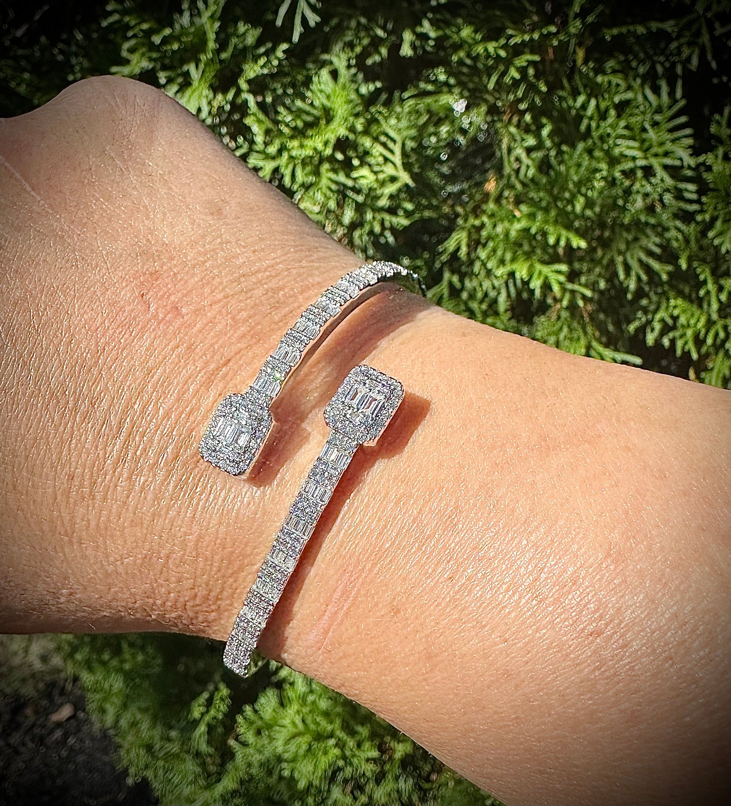 Women’s Iced Out Square Bangle Bracelet – Silver
