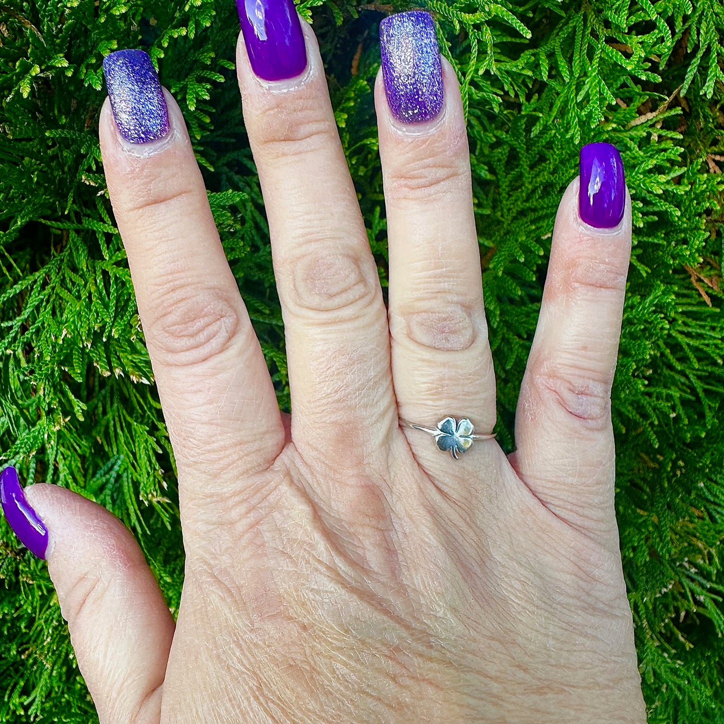 Women's Small Clover Ring – 3 Finishes, Sizes 5-10