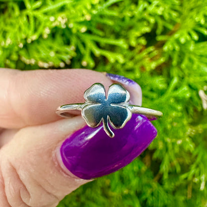Women's Small Clover Ring – 3 Finishes, Sizes 5-10