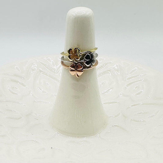 Women's Small Clover Ring – 3 Finishes, Sizes 5-10