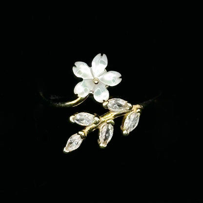 Single Flower Ring, Gold