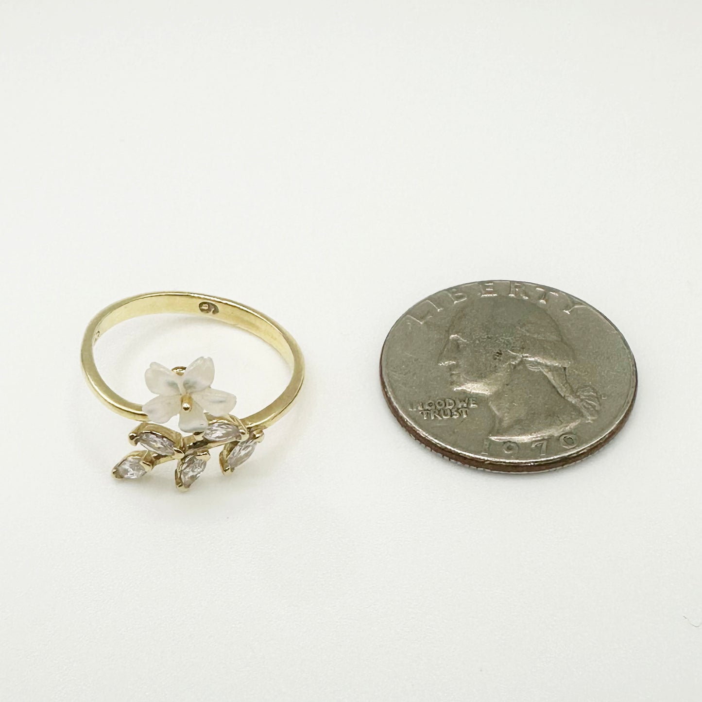 Single Flower Ring, Gold