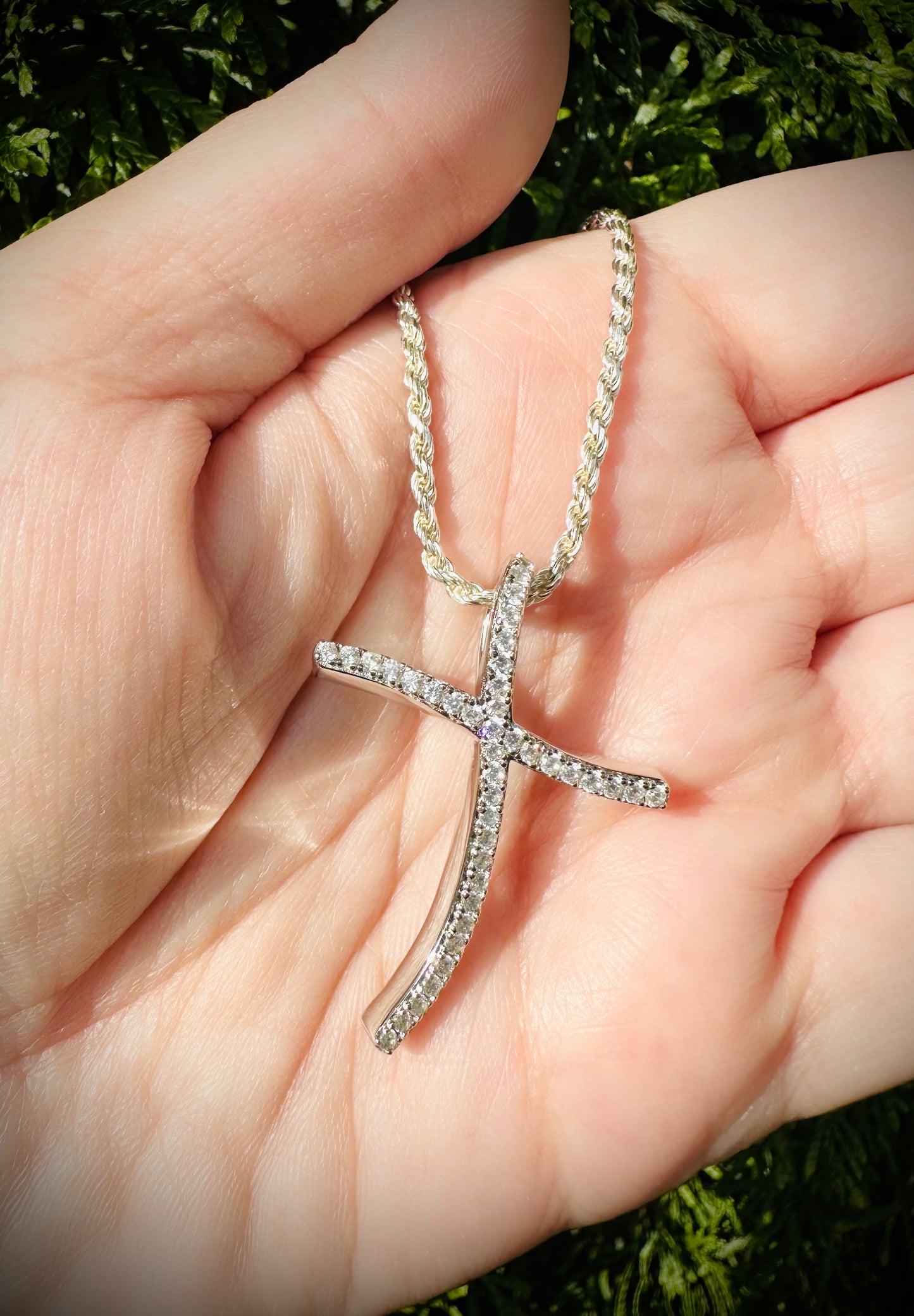 Rhodium Curvy Cross Pendant – Twisted Iced Out Cross